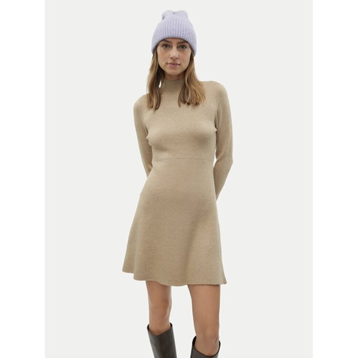 Vero Moda Sukienka dzianinowa Gold 10311379 Brązowy Regular Fit ze sklepu MODIVO w kategorii Sukienki - zdjęcie 182655166