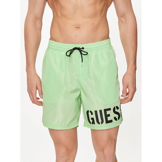 Guess Szorty kąpielowe F4GT28 WG292 Zielony Regular Fit ze sklepu MODIVO w kategorii Kąpielówki - zdjęcie 182655239
