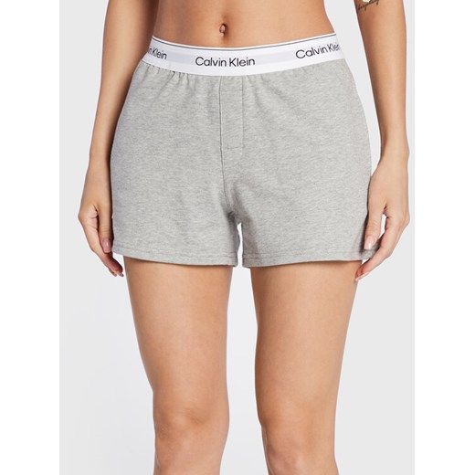 Calvin Klein Underwear Szorty piżamowe 000QS6871E Szary Regular Fit ze sklepu MODIVO w kategorii Piżamy damskie - zdjęcie 182655549