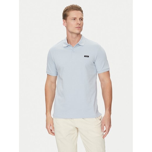 Calvin Klein Polo K10K111196 Błękitny Slim Fit ze sklepu MODIVO w kategorii T-shirty męskie - zdjęcie 182655637
