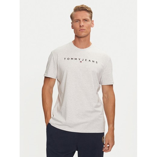 Tommy Jeans T-Shirt Linear Logo DM0DM20744 Szary Regular Fit ze sklepu MODIVO w kategorii T-shirty męskie - zdjęcie 182656449