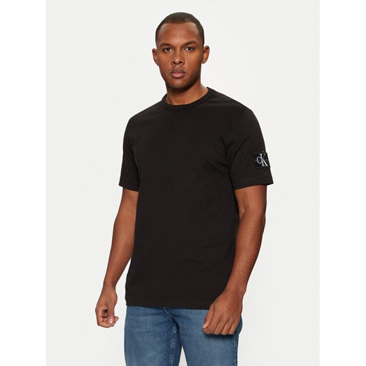 Calvin Klein Jeans T-Shirt J30J323484 Czarny Regular Fit ze sklepu MODIVO w kategorii T-shirty męskie - zdjęcie 182657667