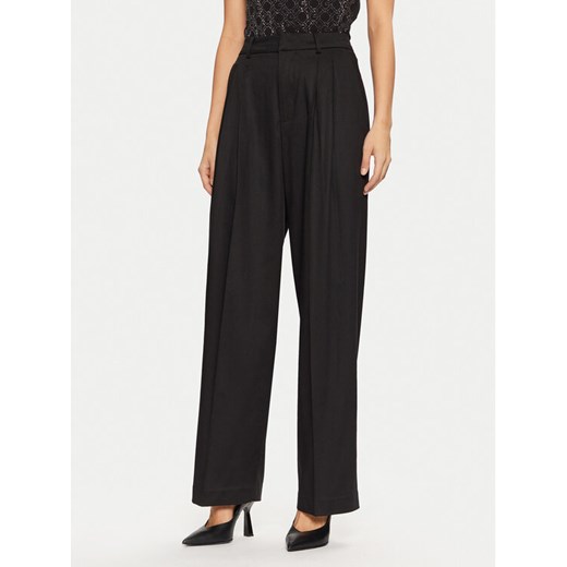 Guess Spodnie materiałowe W5RB68 WGXM2 Czarny Regular Fit ze sklepu MODIVO w kategorii Spodnie damskie - zdjęcie 182658796