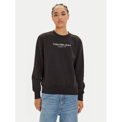 Calvin Klein Jeans Bluza Institutional J20J224913 Czarny Regular Fit ze sklepu MODIVO w kategorii Bluzy damskie - zdjęcie 182659227