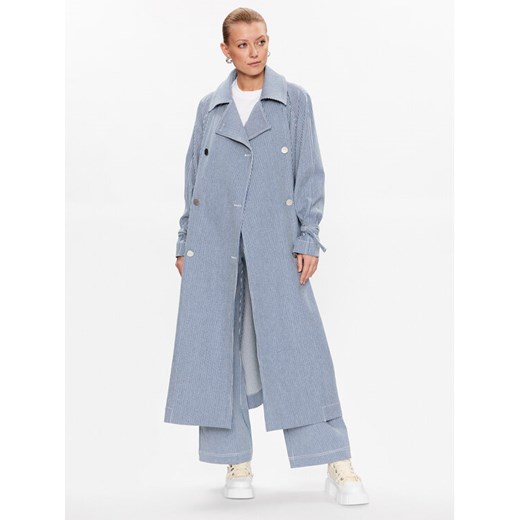 Remain Trencz Striped Trench 500411403 Niebieski Regular Fit ze sklepu MODIVO w kategorii Płaszcze damskie - zdjęcie 182659265