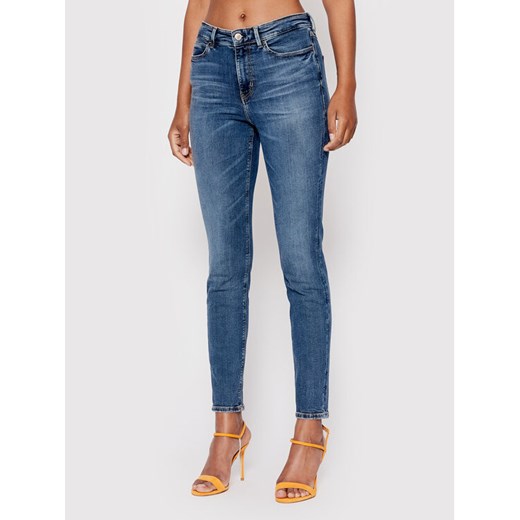 Guess Jeansy W2YA46 D4Q02 Niebieski Skinny Fit ze sklepu MODIVO w kategorii Jeansy damskie - zdjęcie 182659466