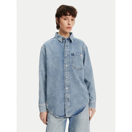 Calvin Klein Jeans Koszula jeansowa J20J225516 Niebieski Relaxed Fit ze sklepu MODIVO w kategorii Koszule damskie - zdjęcie 182659875