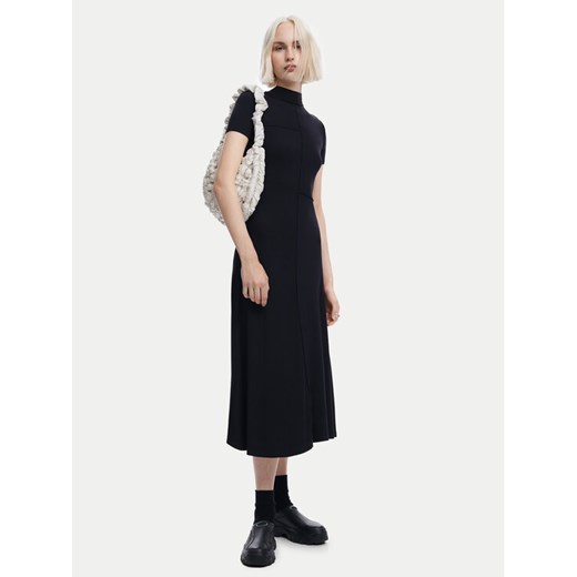 Desigual Sukienka codzienna Cincinnati 24WWVK67 Czarny Slim Fit ze sklepu MODIVO w kategorii Sukienki - zdjęcie 182660816