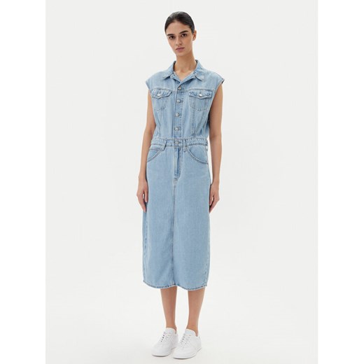 Levi's® Sukienka jeansowa Iconic 001WF-0002 Niebieski Standard Fit ze sklepu MODIVO w kategorii Sukienki - zdjęcie 182661945
