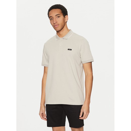 Calvin Klein Polo K10K114141 Beżowy Regular Fit ze sklepu MODIVO w kategorii T-shirty męskie - zdjęcie 182662196