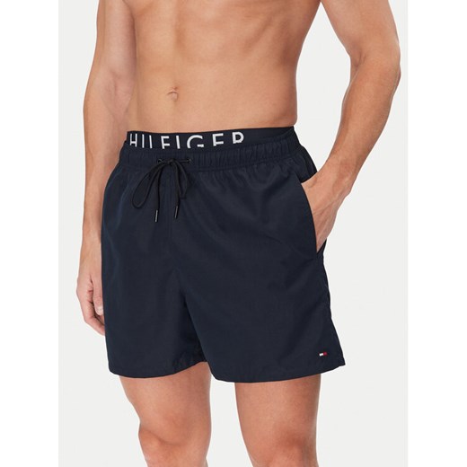 Tommy Hilfiger Szorty kąpielowe UM0UM03489 Granatowy Regular Fit ze sklepu MODIVO w kategorii Kąpielówki - zdjęcie 182662565