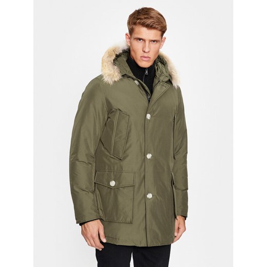 Woolrich Kurtka puchowa Arctic CFWOOU0482MRUT0001 Zielony Regular Fit ze sklepu MODIVO w kategorii Kurtki męskie - zdjęcie 182663268