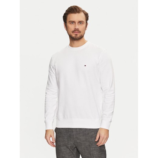 Tommy Hilfiger Bluza Essential MW0MW37237 Biały Regular Fit ze sklepu MODIVO w kategorii Bluzy męskie - zdjęcie 182664625
