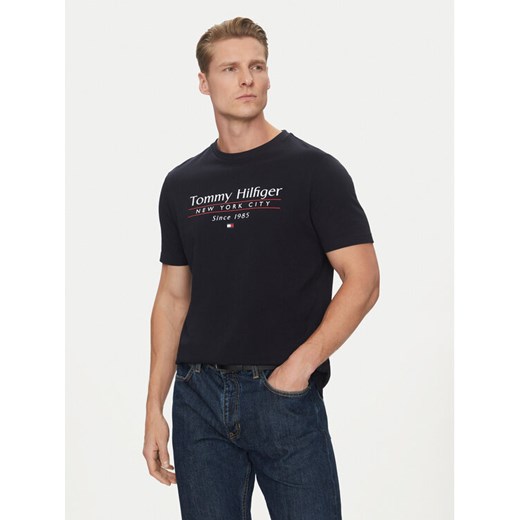 Tommy Hilfiger T-Shirt Center Stack MW0MW38621 Granatowy Regular Fit ze sklepu MODIVO w kategorii T-shirty męskie - zdjęcie 182664825