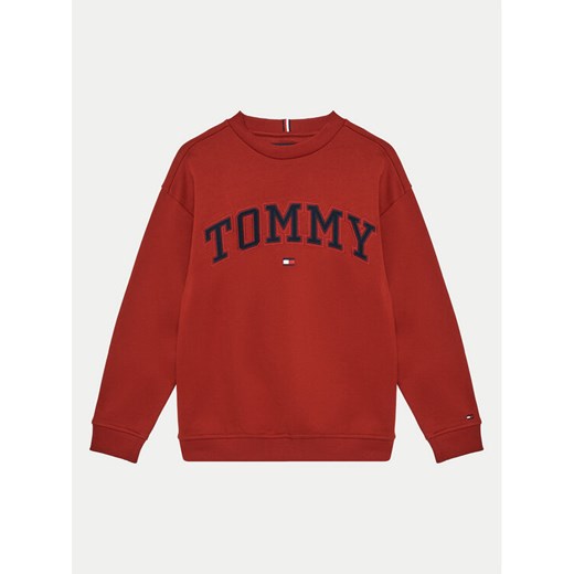 Tommy Hilfiger Bluza Varsity KB0KB09119 Czerwony Regular Fit ze sklepu MODIVO w kategorii Bluzy chłopięce - zdjęcie 182664997