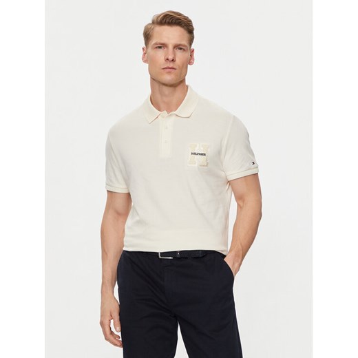 Tommy Hilfiger Polo Boucle Embro MW0MW34771 Beżowy Regular Fit ze sklepu MODIVO w kategorii T-shirty męskie - zdjęcie 182665197