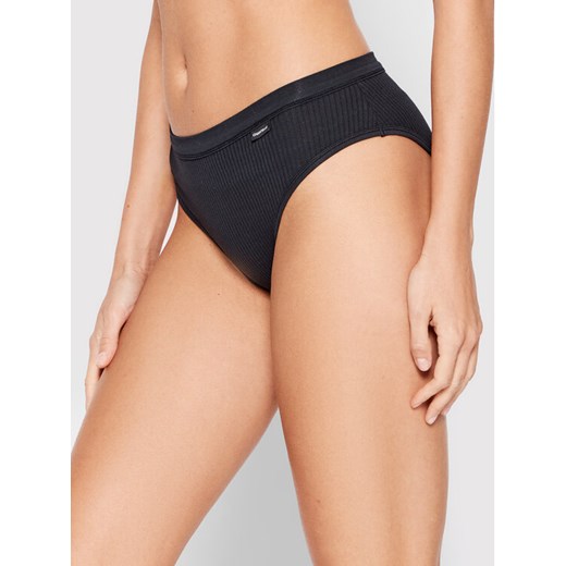 Chantelle Figi brazylijskie z wysokim stanem Comfort C15P50 Czarny ze sklepu MODIVO w kategorii Majtki damskie - zdjęcie 182666156
