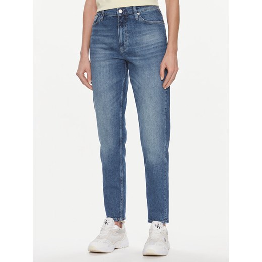 Calvin Klein Jeans Jeansy J20J222151 Niebieski Mom Fit ze sklepu MODIVO w kategorii Jeansy damskie - zdjęcie 182666266
