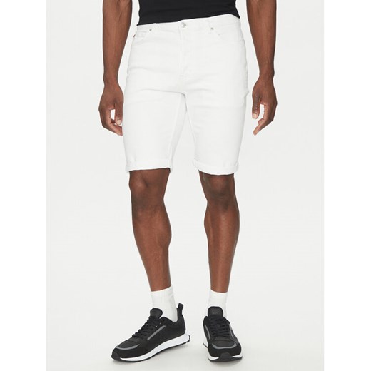 HUGO Szorty jeansowe 50537717 Biały Regular Fit ze sklepu MODIVO w kategorii Spodenki męskie - zdjęcie 182666295