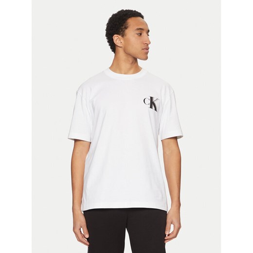 Calvin Klein Jeans T-Shirt J30J327475 Biały Regular Fit ze sklepu MODIVO w kategorii T-shirty męskie - zdjęcie 182666556