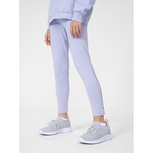 4F Legginsy 4FJSS23TTIGF039 Fioletowy Slim Fit ze sklepu MODIVO w kategorii Spodnie dziewczęce - zdjęcie 182666586