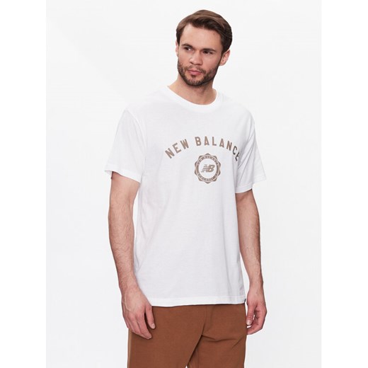 New Balance T-Shirt Sport Seasonal Graphic MT31904 Biały Relaxed Fit ze sklepu MODIVO w kategorii T-shirty męskie - zdjęcie 182667156