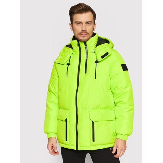Calvin Klein Jeans Kurtka zimowa J30J318679 Zielony Oversize ze sklepu MODIVO w kategorii Kurtki męskie - zdjęcie 182667437