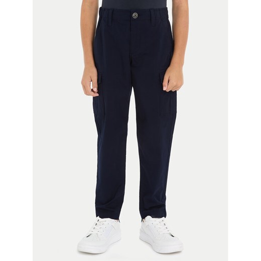 Tommy Hilfiger Spodnie materiałowe KB0KB08837 Granatowy Regular Fit ze sklepu MODIVO w kategorii Spodnie chłopięce - zdjęcie 182668206