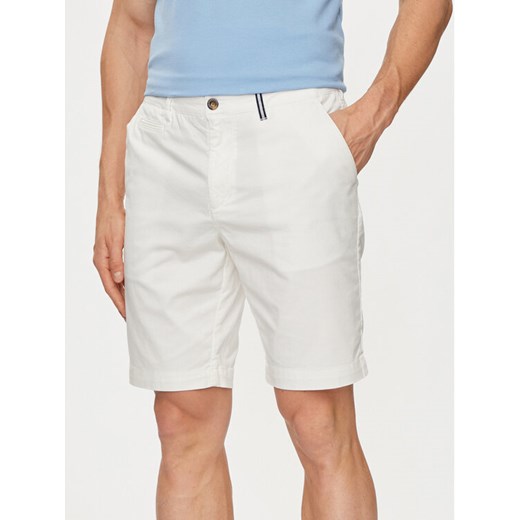 La Martina Szorty materiałowe YMB008 TW417 Biały Slim Fit ze sklepu MODIVO w kategorii Spodenki męskie - zdjęcie 182670049