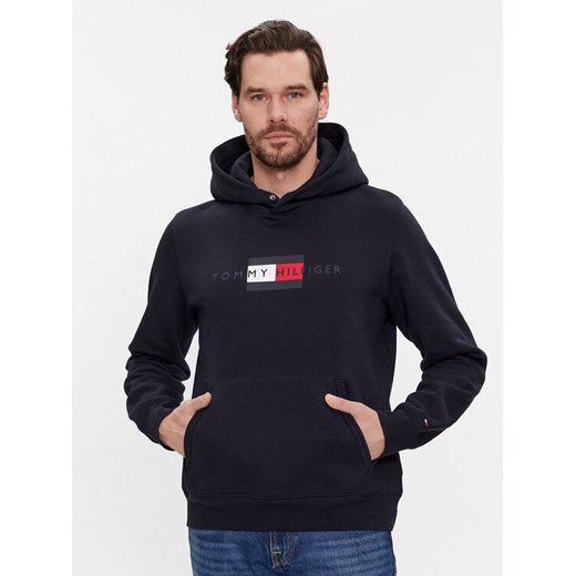 Tommy Hilfiger Bluza Flag Hoody MW0MW37861 Granatowy Regular Fit ze sklepu MODIVO w kategorii Bluzy męskie - zdjęcie 182670588