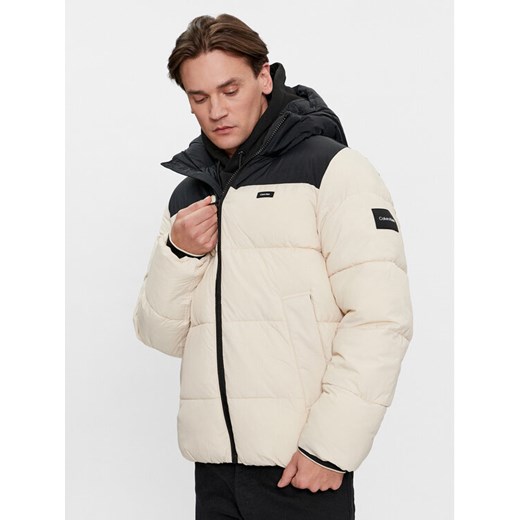 Calvin Klein Kurtka zimowa Crinkle K10K112227 Beżowy Regular Fit ze sklepu MODIVO w kategorii Kurtki męskie - zdjęcie 182671318