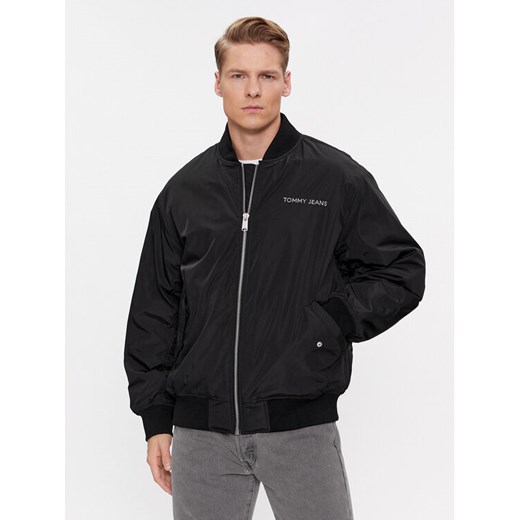 Tommy Jeans Kurtka bomber Classics DM0DM17879 Czarny Relaxed Fit ze sklepu MODIVO w kategorii Kurtki męskie - zdjęcie 182671576