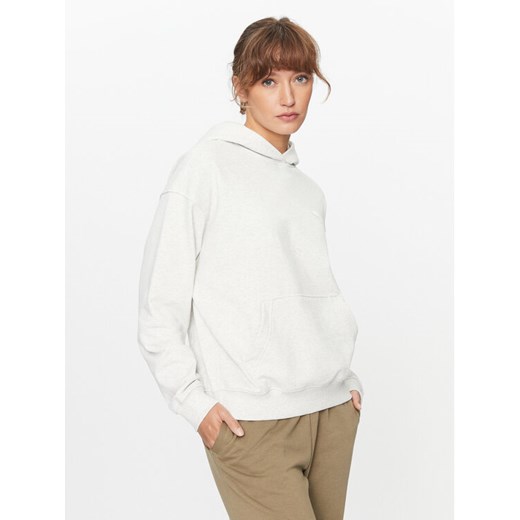 New Balance Bluza Athletics French Terry Oversized Hoodie WT33524 Biały Regular Fit ze sklepu MODIVO w kategorii Bluzy damskie - zdjęcie 182671677