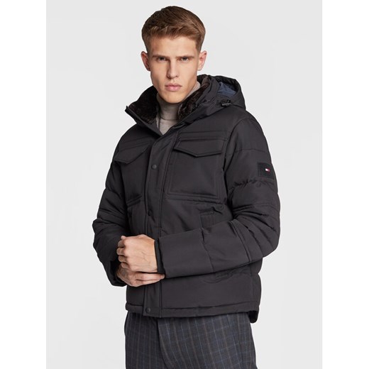 Tommy Hilfiger Kurtka zimowa Utility MW0MW27702 Czarny Regular Fit ze sklepu MODIVO w kategorii Kurtki męskie - zdjęcie 182671996