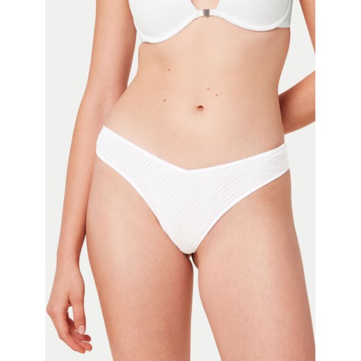 Triumph Stringi Harmony Spotlight 10217381 Biały ze sklepu MODIVO w kategorii Majtki damskie - zdjęcie 182672155