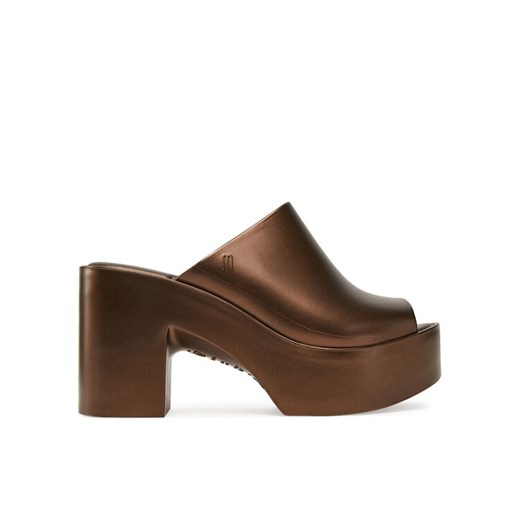 Melissa Klapki Melissa Mule Hype Metallic Ad 36497 Brązowy ze sklepu MODIVO w kategorii Klapki damskie - zdjęcie 182673035