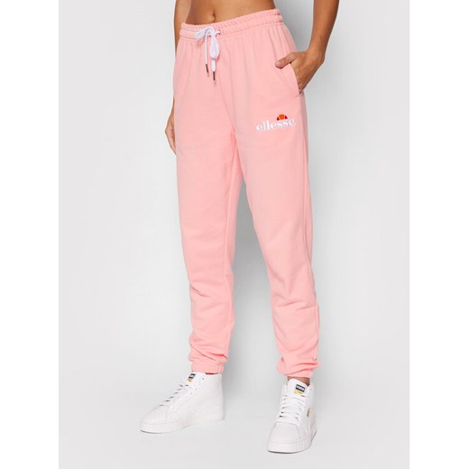 Ellesse Spodnie dresowe Noora SGK13459 Różowy Regular Fit ze sklepu MODIVO w kategorii Spodnie damskie - zdjęcie 182674825