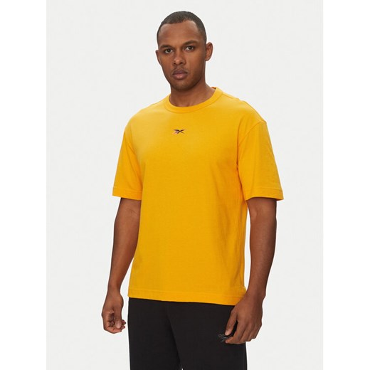 Reebok T-Shirt 100214894 Pomarańczowy Regular Fit ze sklepu MODIVO w kategorii T-shirty męskie - zdjęcie 182675667