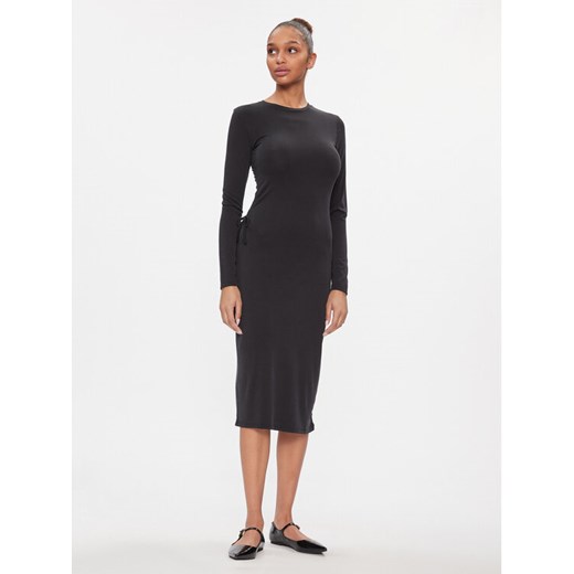 Vero Moda Sukienka codzienna Phine 10299277 Czarny Regular Fit ze sklepu MODIVO w kategorii Sukienki - zdjęcie 182675777