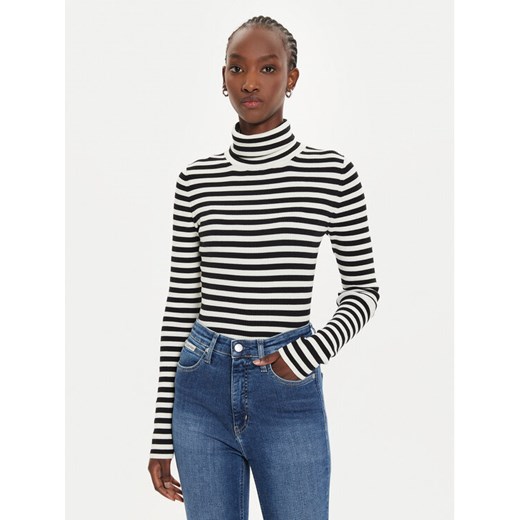 Calvin Klein Jeans Golf J20J224225 Czarny Regular Fit ze sklepu MODIVO w kategorii Swetry damskie - zdjęcie 182675997