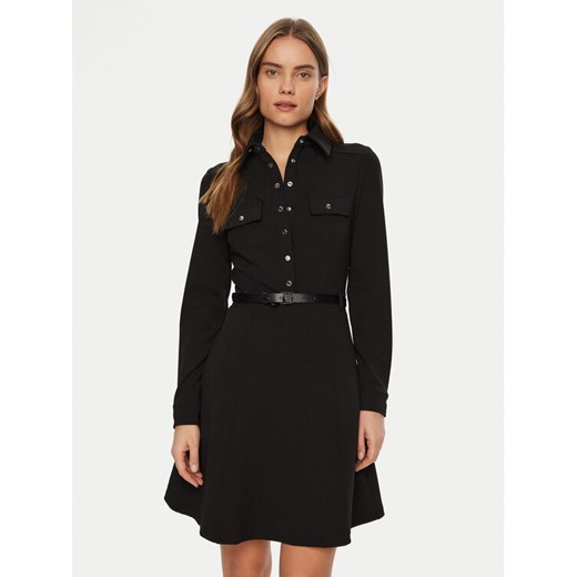 Guess Sukienka codzienna W5RK93 KCBO2 Czarny Regular Fit ze sklepu MODIVO w kategorii Sukienki - zdjęcie 182676018