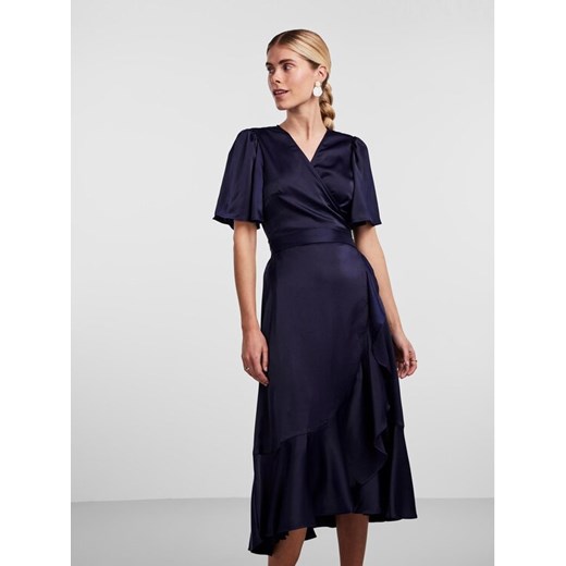 YAS Sukienka koktajlowa Thea 26028890 Niebieski Standard Fit ze sklepu MODIVO w kategorii Sukienki - zdjęcie 182676347
