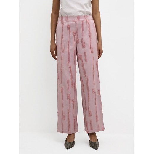 Karen by Simonsen Spodnie materiałowe Masha 10104778 Różowy Relaxed Fit ze sklepu MODIVO w kategorii Spodnie damskie - zdjęcie 182676995