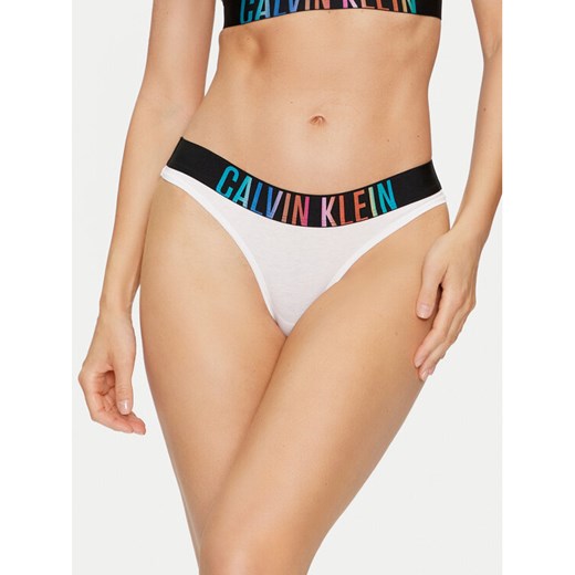 Calvin Klein Underwear Stringi 000QF7833E Biały ze sklepu MODIVO w kategorii Majtki damskie - zdjęcie 182678178
