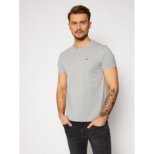 Tommy Jeans T-Shirt DM0DM04411 Szary Slim Fit ze sklepu MODIVO w kategorii T-shirty męskie - zdjęcie 182678238