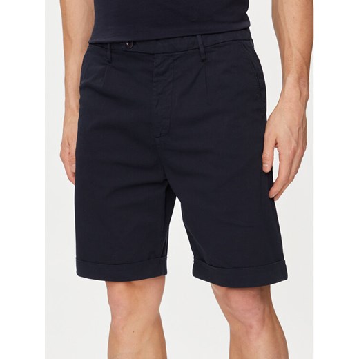 Guess Szorty materiałowe Noah M4GD14 WG3QA Granatowy Slim Fit ze sklepu MODIVO w kategorii Spodenki męskie - zdjęcie 182678508