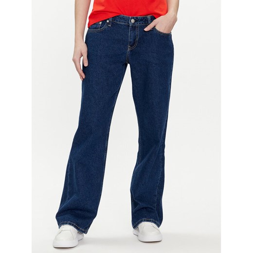 Calvin Klein Jeans Jeansy J20J223429 Granatowy Baggy Fit ze sklepu MODIVO w kategorii Jeansy damskie - zdjęcie 182679708