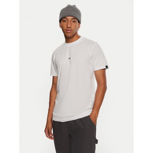 BALR. T-Shirt B1112.1226.906 Biały Regular Fit ze sklepu MODIVO w kategorii T-shirty męskie - zdjęcie 182680969