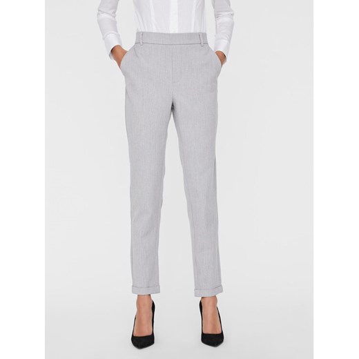 Vero Moda Chinosy Maya 10225280 Szary Regular Fit ze sklepu MODIVO w kategorii Spodnie damskie - zdjęcie 182680998