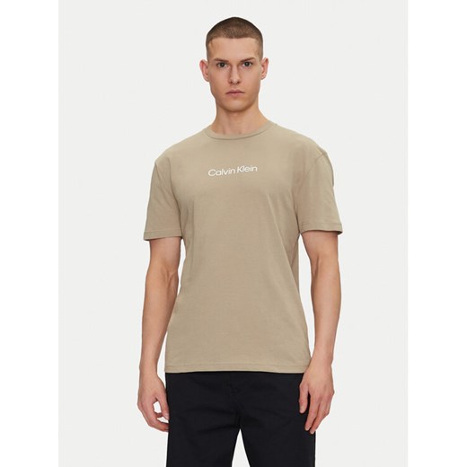 Calvin Klein T-Shirt Hero K10K111346 Beżowy Regular Fit ze sklepu MODIVO w kategorii T-shirty męskie - zdjęcie 182681076